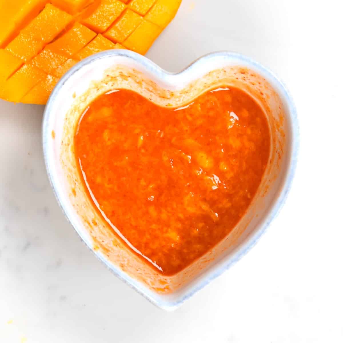 Quick 6-Ingredient Mango Sweet Chili Sauce: Healthy & Versatile